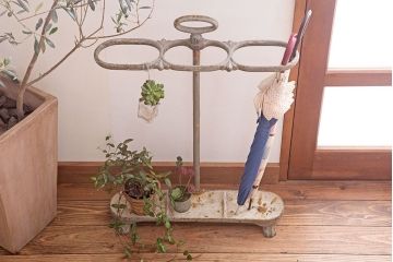 アンティーク雑貨　フランスアンティーク　鋳物製!シャビーで重厚な傘立て(アンブレラスタンド)