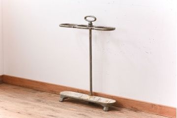 アンティーク雑貨　フランスアンティーク　鋳物製!シャビーで重厚な傘立て(アンブレラスタンド)