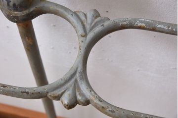 アンティーク雑貨　フランスアンティーク　鋳物製!シャビーで重厚な傘立て(アンブレラスタンド)