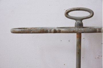 アンティーク雑貨　フランスアンティーク　鋳物製!シャビーで重厚な傘立て(アンブレラスタンド)