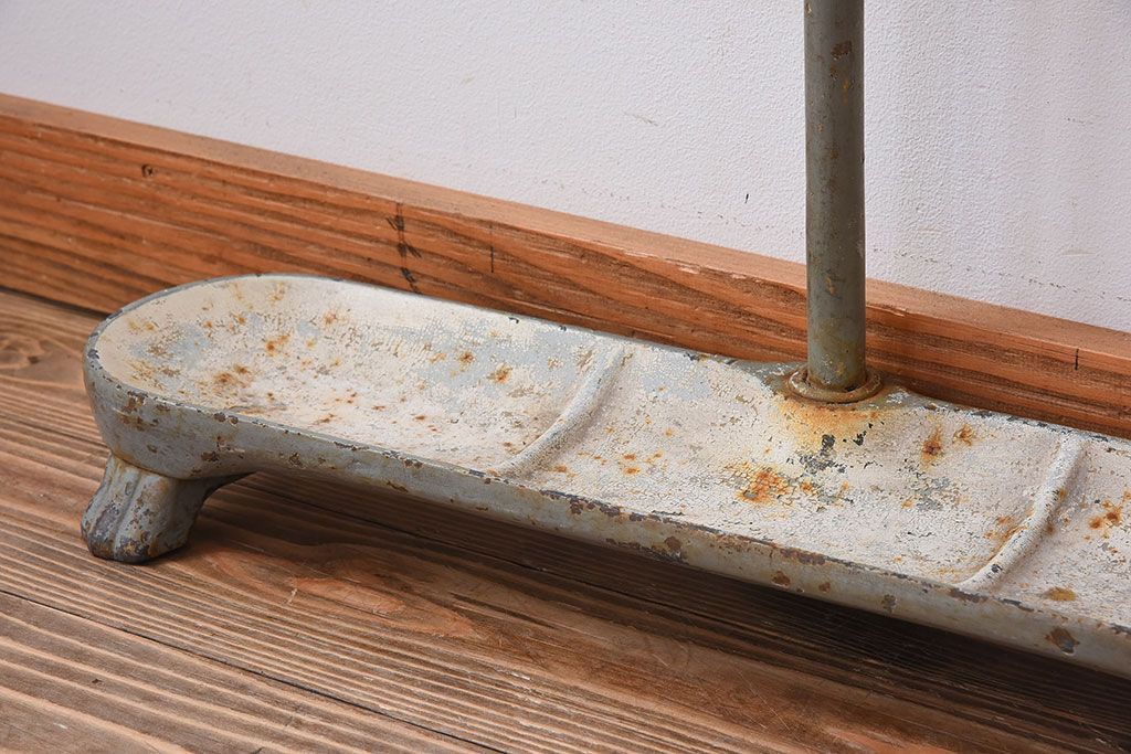 アンティーク雑貨　フランスアンティーク　鋳物製!シャビーで重厚な傘立て(アンブレラスタンド)