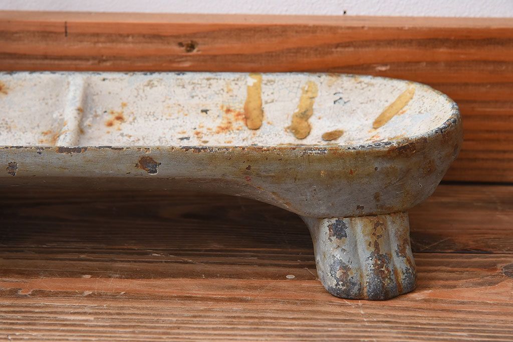 アンティーク雑貨　フランスアンティーク　鋳物製!シャビーで重厚な傘立て(アンブレラスタンド)