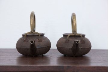 アンティーク雑貨　古民具・骨董 真鍮取っ手の時代銚子 一対(鉄瓶)