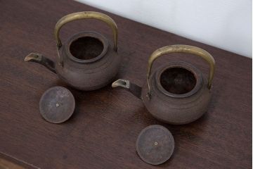 アンティーク雑貨　古民具・骨董 真鍮取っ手の時代銚子 一対(鉄瓶)