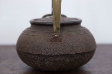 アンティーク雑貨　古民具・骨董 真鍮取っ手の時代銚子 一対(鉄瓶)