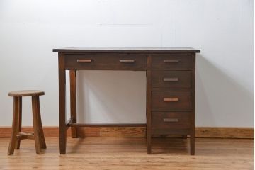 アンティーク家具　アンティーク タモ材とブナ材のシックな片袖机(テーブル、デスク、在宅ワーク、在宅用)