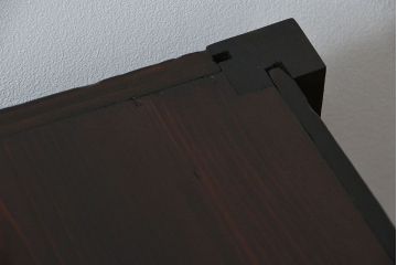 アンティーク家具　古民具・骨董 縦桟引き戸!モダンな時代箪笥ローボード(テレビボード、水屋箪笥、テレビ台、キャビネット、収納棚)