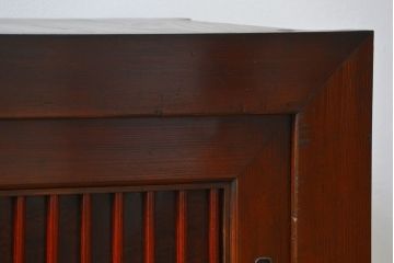 アンティーク家具　古民具・骨董 縦桟引き戸!モダンな時代箪笥ローボード(テレビボード、水屋箪笥、テレビ台、キャビネット、収納棚)