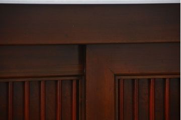 アンティーク家具　古民具・骨董 縦桟引き戸!モダンな時代箪笥ローボード(テレビボード、水屋箪笥、テレビ台、キャビネット、収納棚)