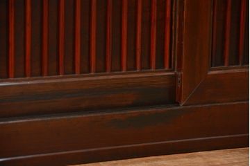 アンティーク家具　古民具・骨董 縦桟引き戸!モダンな時代箪笥ローボード(テレビボード、水屋箪笥、テレビ台、キャビネット、収納棚)