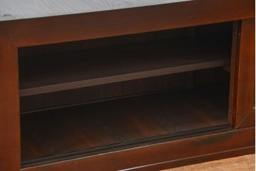 アンティーク家具　古民具・骨董 縦桟引き戸!モダンな時代箪笥ローボード(テレビボード、水屋箪笥、テレビ台、キャビネット、収納棚)