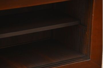 アンティーク家具　古民具・骨董 縦桟引き戸!モダンな時代箪笥ローボード(テレビボード、水屋箪笥、テレビ台、キャビネット、収納棚)