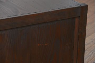 アンティーク家具　古民具・骨董 縦桟引き戸!モダンな時代箪笥ローボード(テレビボード、水屋箪笥、テレビ台、キャビネット、収納棚)