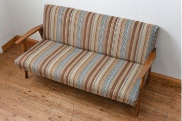 レトロ家具　アンティーク　かわいいストライプ模様のレトロな2.5人掛けソファ(ベンチ)