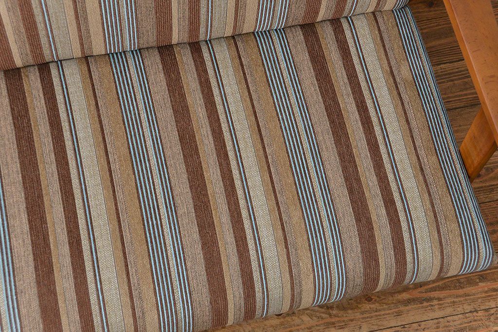 レトロ家具　アンティーク　かわいいストライプ模様のレトロな2.5人掛けソファ(ベンチ)