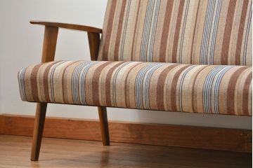 レトロ家具　アンティーク　かわいいストライプ模様のレトロな2.5人掛けソファ(ベンチ)
