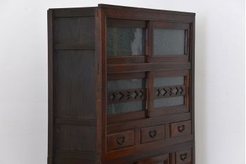 アンティーク家具　前面欅材でつくられた歴史ある四尺水屋箪笥(食器棚)