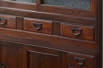 アンティーク家具　前面欅材でつくられた歴史ある四尺水屋箪笥(食器棚)