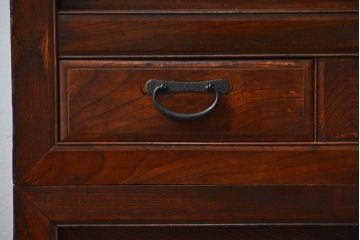 アンティーク家具　前面欅材でつくられた歴史ある四尺水屋箪笥(食器棚)