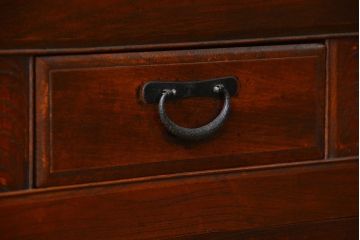 アンティーク家具　前面欅材でつくられた歴史ある四尺水屋箪笥(食器棚)