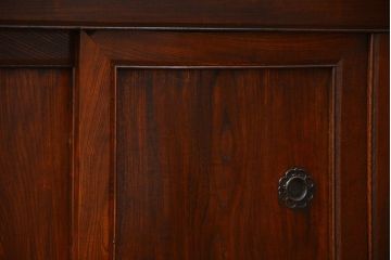 アンティーク家具　前面欅材でつくられた歴史ある四尺水屋箪笥(食器棚)