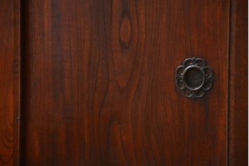 アンティーク家具　前面欅材でつくられた歴史ある四尺水屋箪笥(食器棚)