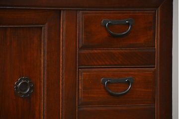 アンティーク家具　前面欅材でつくられた歴史ある四尺水屋箪笥(食器棚)