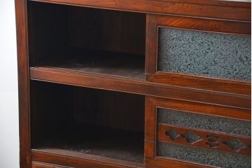 アンティーク家具　前面欅材でつくられた歴史ある四尺水屋箪笥(食器棚)