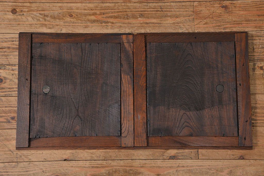 アンティーク家具　前面欅材でつくられた歴史ある四尺水屋箪笥(食器棚)