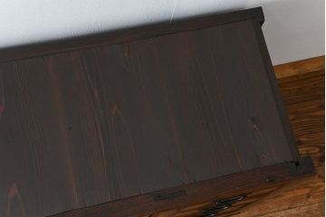 アンティーク家具　前面欅材でつくられた歴史ある四尺水屋箪笥(食器棚)