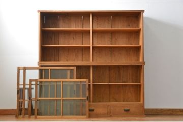 アンティーク家具 アンティーク 古い木味の繊細な薄型収納棚(ガラスケース、飾り棚、戸棚)