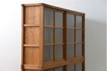 アンティーク家具 アンティーク 古い木味の繊細な薄型収納棚(ガラスケース、飾り棚、戸棚)