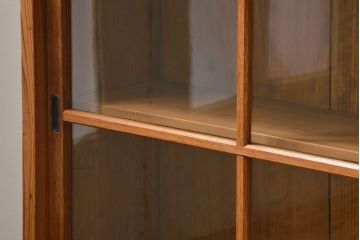 アンティーク家具 アンティーク 古い木味の繊細な薄型収納棚(ガラスケース、飾り棚、戸棚)