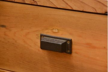 アンティーク家具 アンティーク 古い木味の繊細な薄型収納棚(ガラスケース、飾り棚、戸棚)