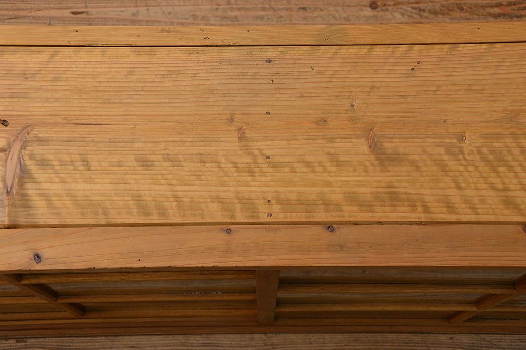 アンティーク家具 アンティーク 古い木味の繊細な薄型収納棚(ガラスケース、飾り棚、戸棚)