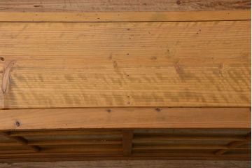 アンティーク家具 アンティーク 古い木味の繊細な薄型収納棚(ガラスケース、飾り棚、戸棚)