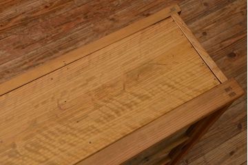 アンティーク家具 アンティーク 古い木味の繊細な薄型収納棚(ガラスケース、飾り棚、戸棚)