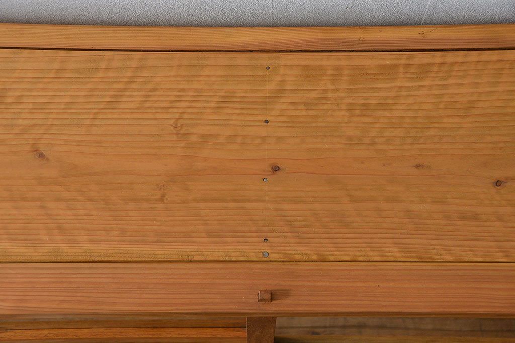 アンティーク家具 アンティーク 古い木味の繊細な薄型収納棚(ガラスケース、飾り棚、戸棚)