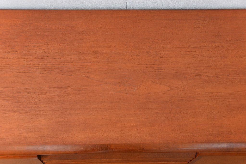 北欧家具 ロングサイズの北欧ビンテージ チーク材 サイドボード(リビングボード、キャビネット)