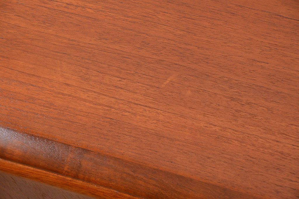 北欧家具 ロングサイズの北欧ビンテージ チーク材 サイドボード(リビングボード、キャビネット)