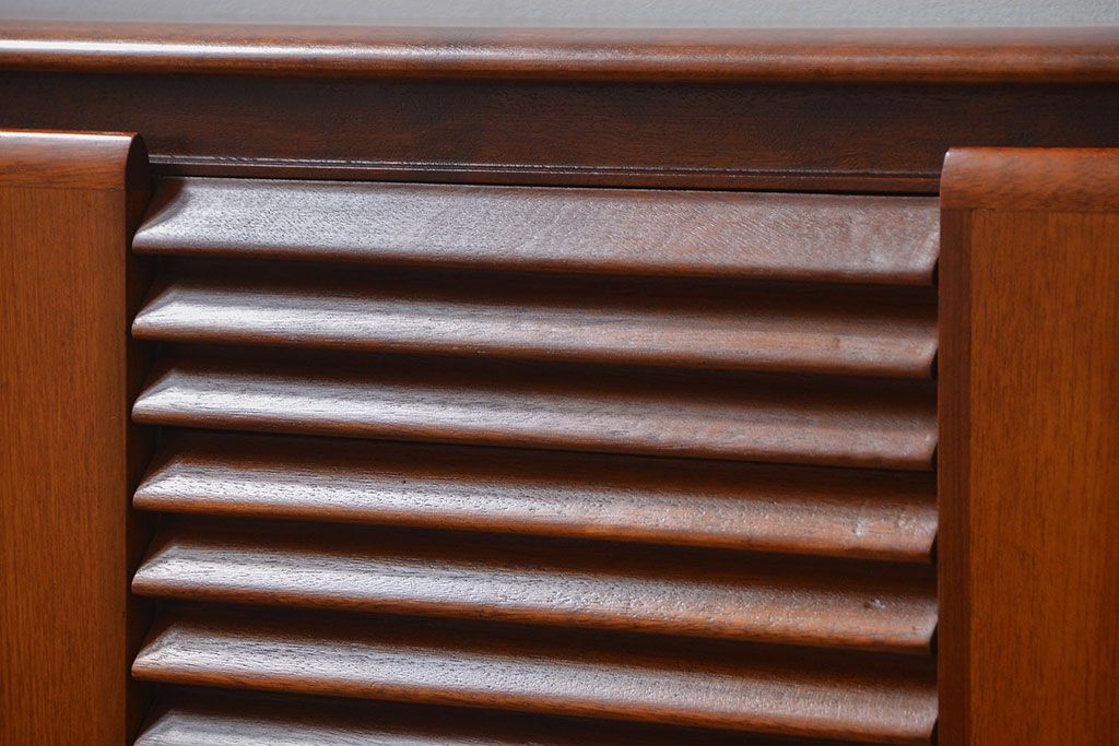 北欧家具 ロングサイズの北欧ビンテージ チーク材 サイドボード(リビングボード、キャビネット)