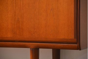 北欧家具 ロングサイズの北欧ビンテージ チーク材 サイドボード(リビングボード、キャビネット)