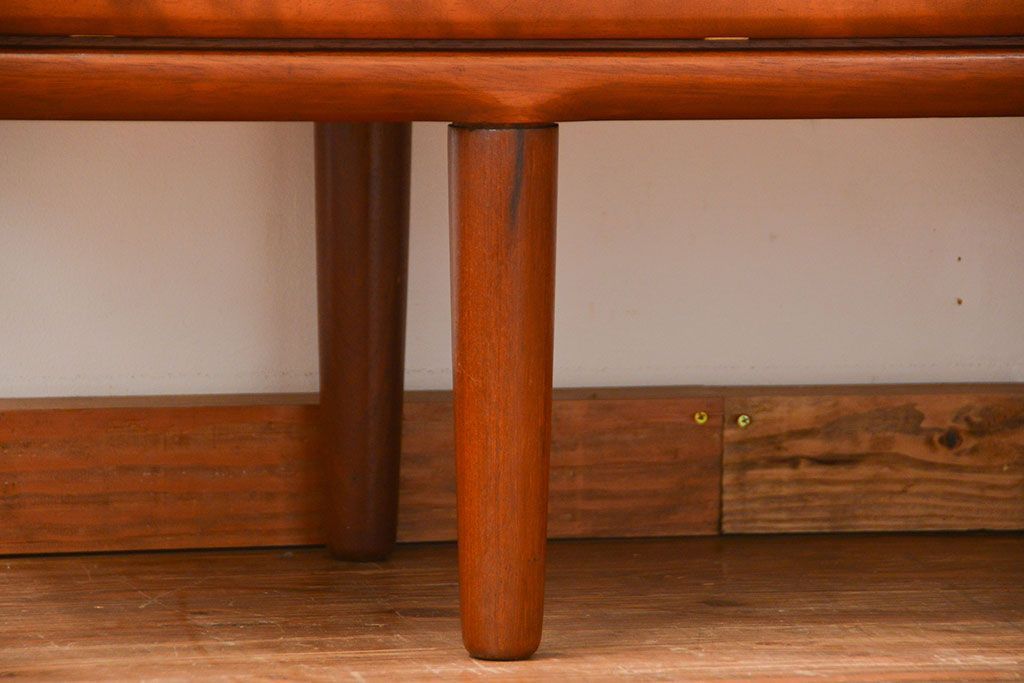 北欧家具 ロングサイズの北欧ビンテージ チーク材 サイドボード(リビングボード、キャビネット)