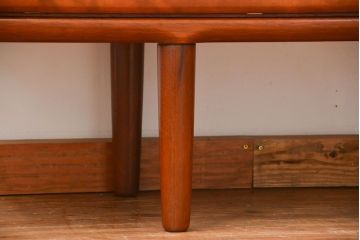 北欧家具 ロングサイズの北欧ビンテージ チーク材 サイドボード(リビングボード、キャビネット)