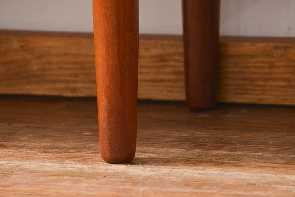 北欧家具 ロングサイズの北欧ビンテージ チーク材 サイドボード(リビングボード、キャビネット)