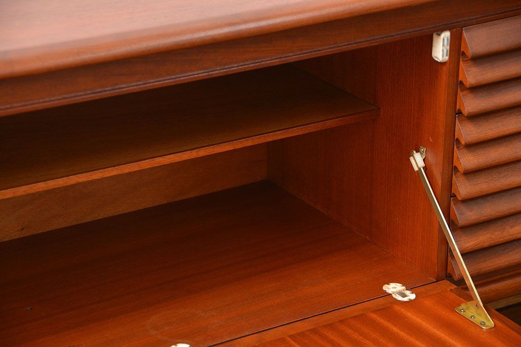 北欧家具 ロングサイズの北欧ビンテージ チーク材 サイドボード(リビングボード、キャビネット)