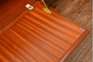 北欧家具 ロングサイズの北欧ビンテージ チーク材 サイドボード(リビングボード、キャビネット)