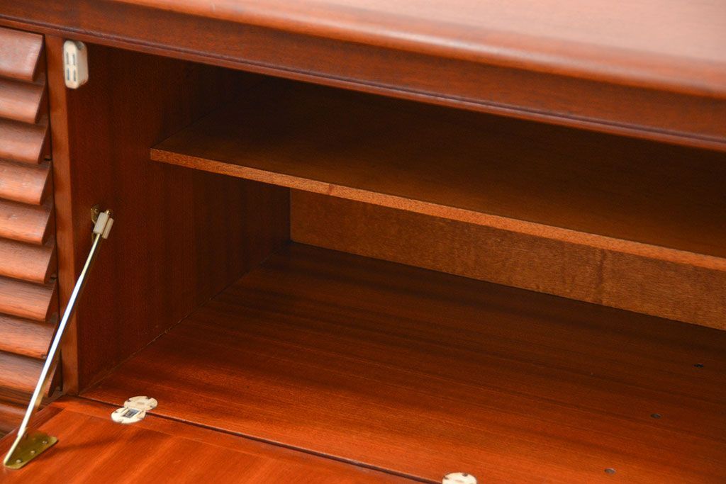 北欧家具 ロングサイズの北欧ビンテージ チーク材 サイドボード(リビングボード、キャビネット)