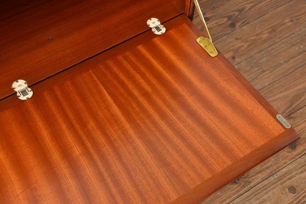 北欧家具 ロングサイズの北欧ビンテージ チーク材 サイドボード(リビングボード、キャビネット)