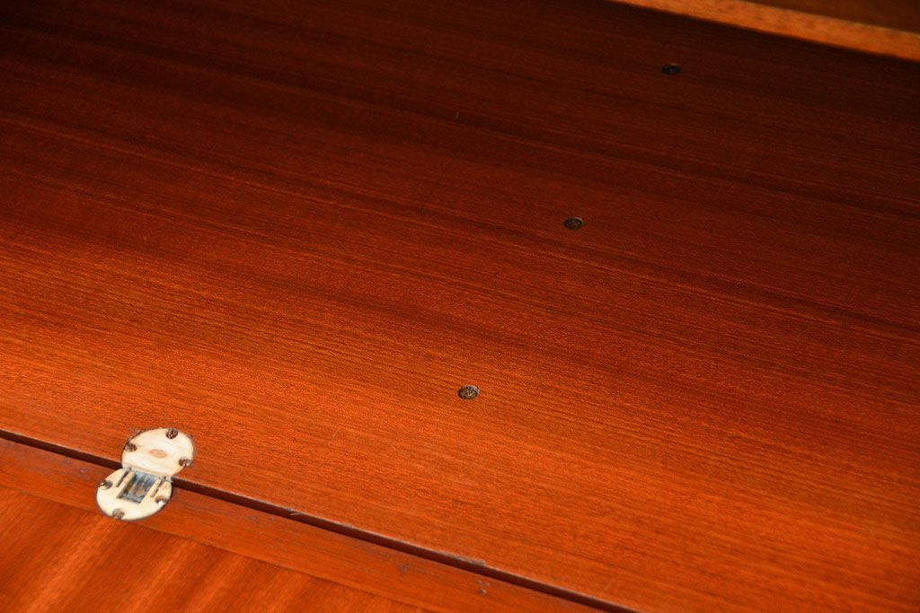 北欧家具 ロングサイズの北欧ビンテージ チーク材 サイドボード(リビングボード、キャビネット)